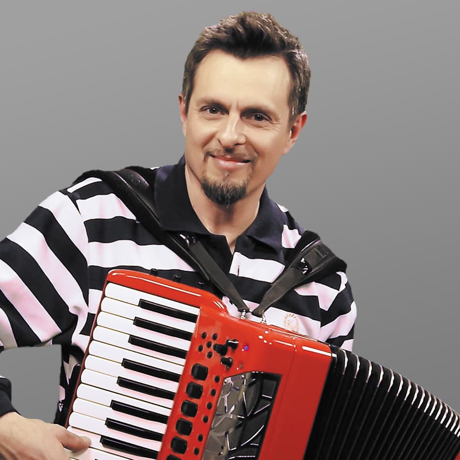 Márió, a harmonikás